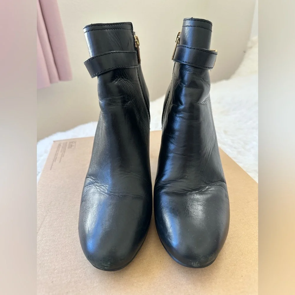 Tory Burch Bristol Black Leather Ankle Booties Size 9.5 Heeled Zip Boots